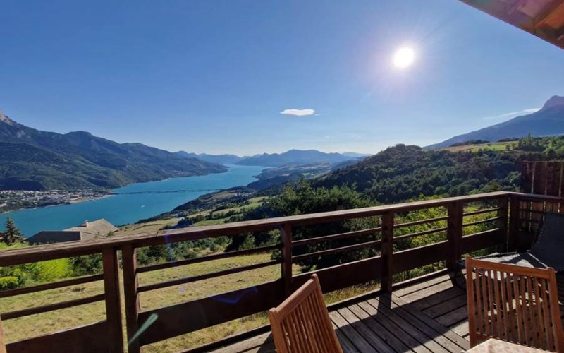 Maison avec vue sur le lac Location Maison avec vue sur le lac à PUY SANIERES