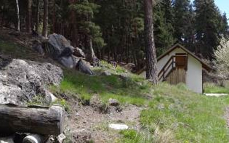 La Cabane de Sachas Location La Cabane de Sachas à PUY ST ANDRE