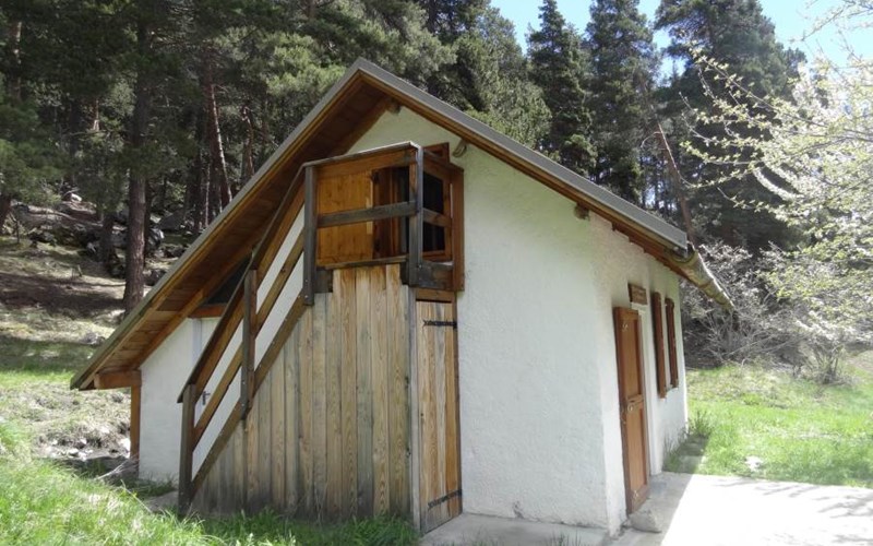 La Cabane de Sachas Location La Cabane de Sachas à PUY ST ANDRE