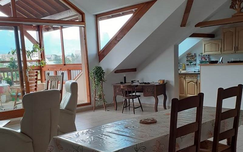 Le Grand Panorama entrée A13 Location Le Grand Panorama entrée A13 à EMBRUN