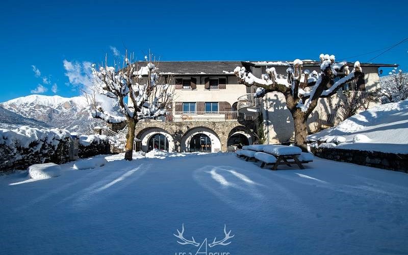 Les 3 Arches Location Les 3 Arches à ST ANDRE D EMBRUN