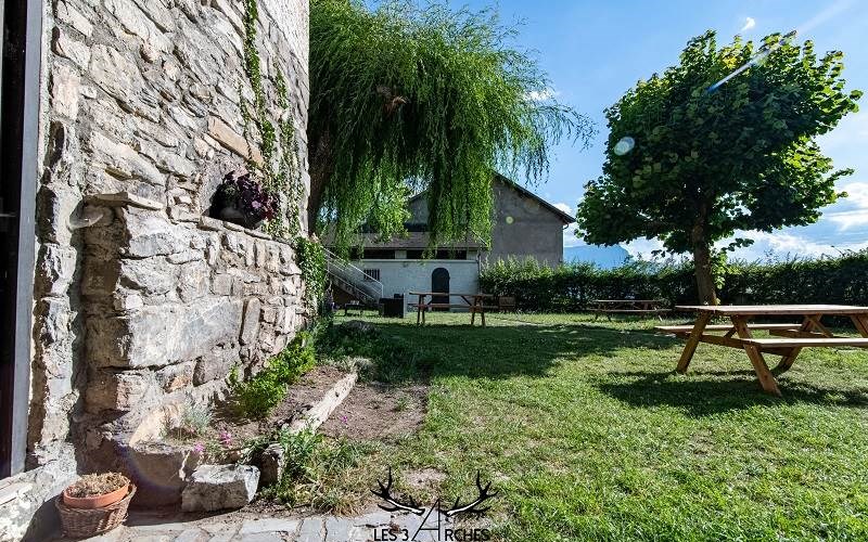 Les 3 Arches Location Les 3 Arches à ST ANDRE D EMBRUN