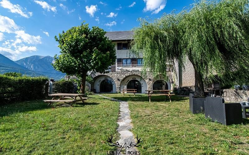 Les 3 Arches Location Les 3 Arches à ST ANDRE D EMBRUN