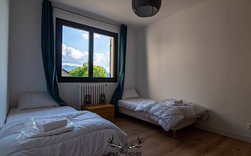 Les 3 Arches Location Les 3 Arches à ST ANDRE D EMBRUN