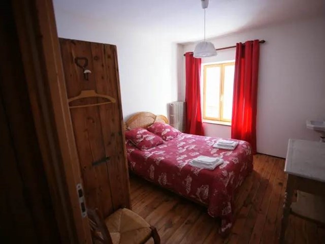 Chez Jean-Pierre chambre double n°5 VILLAR D ARENE