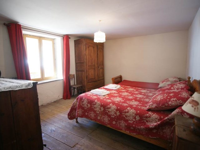 Chez Jean-Pierre chambre double ou triple n°7 VILLAR D ARENE