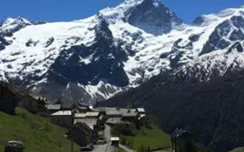 Le chalet de la Meije  Location Le chalet de la Meije  à LA GRAVE