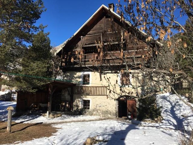 MAISON CARAIL NEVACHE