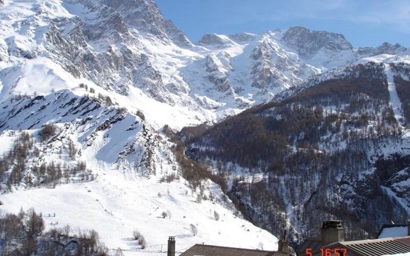 SERRET BLANC 2 Location SERRET BLANC 2 à LA GRAVE