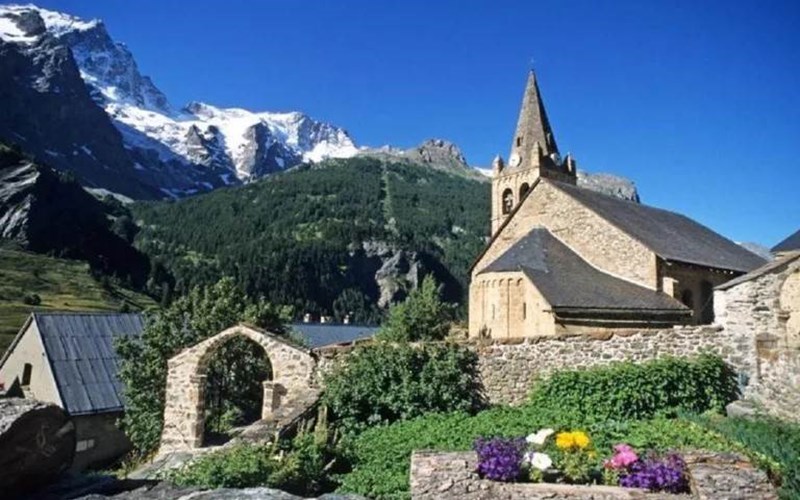 SERRET BLANC 2 Location SERRET BLANC 2 à LA GRAVE