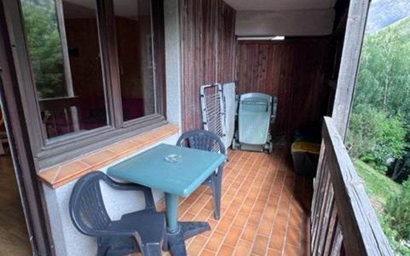 studio avec grand balcon face à la Meije Location studio avec grand balcon face à la Meije à LA GRAVE