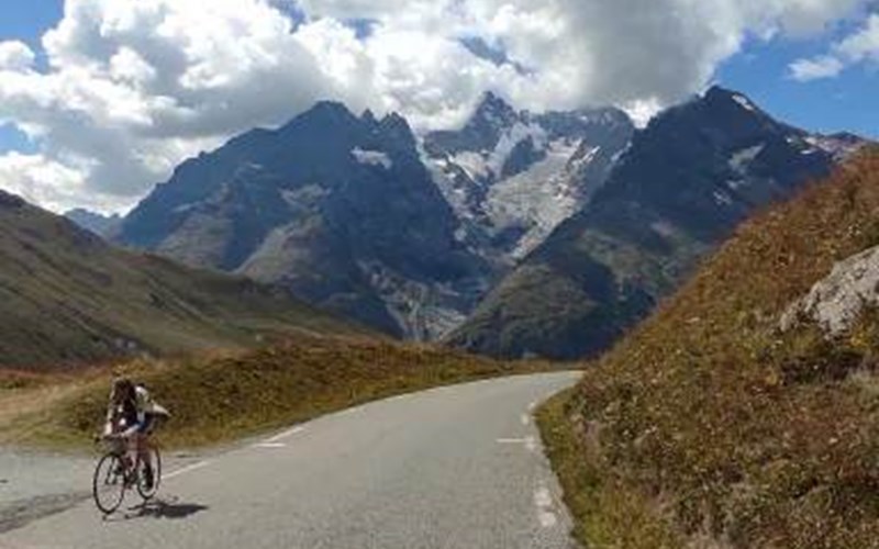 Esprit de la Meije - Chalet de village au pied de la Meije ? Location Esprit de la Meije - Chalet de village au pied de la Meije ? à LA GRAVE