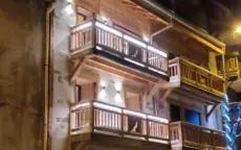 Esprit de la Meije - Chalet de village au pied de la Meije ? Location Esprit de la Meije - Chalet de village au pied de la Meije ? à LA GRAVE