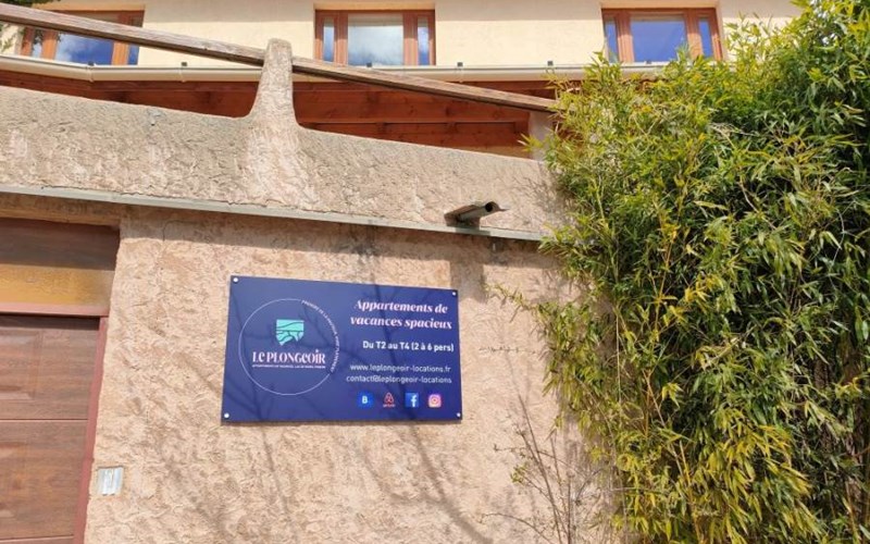 Le Cosy du Plongeoir - T2 spacieux avec vue plongeante sur le lac de Serre Ponçon et grande terrasse avec jardin  Location Le Cosy du Plongeoir - T2 spacieux avec vue plongeante sur le lac de Serre Ponçon et grande terrasse avec jardin  à SAVINES LE LAC