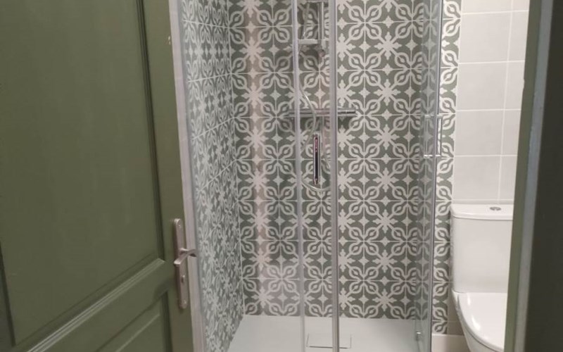 Le Cosy du Plongeoir - T2 spacieux avec vue plongeante sur le lac de Serre Ponçon et grande terrasse avec jardin  Location Le Cosy du Plongeoir - T2 spacieux avec vue plongeante sur le lac de Serre Ponçon et grande terrasse avec jardin  à SAVINES LE LAC