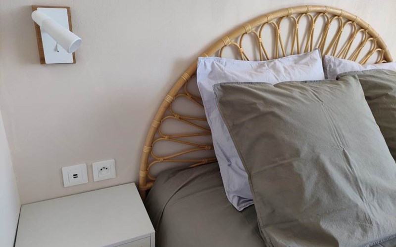 Le Cosy du Plongeoir - T2 spacieux avec vue plongeante sur le lac de Serre Ponçon et grande terrasse avec jardin  Location Le Cosy du Plongeoir - T2 spacieux avec vue plongeante sur le lac de Serre Ponçon et grande terrasse avec jardin  à SAVINES LE LAC