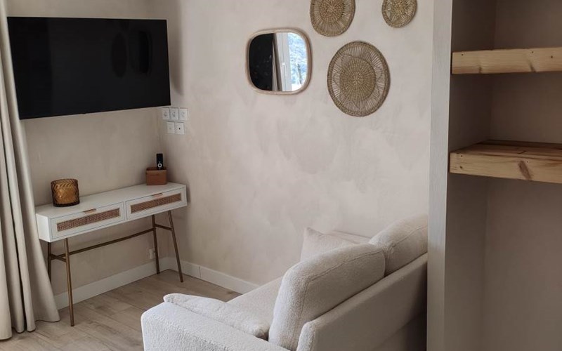 Le Cosy du Plongeoir - T2 spacieux avec vue plongeante sur le lac de Serre Ponçon et grande terrasse avec jardin  Location Le Cosy du Plongeoir - T2 spacieux avec vue plongeante sur le lac de Serre Ponçon et grande terrasse avec jardin  à SAVINES LE LAC