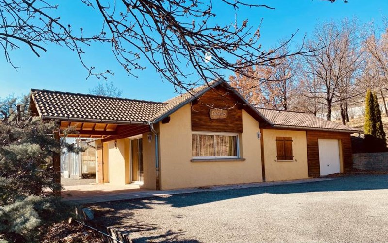 Le Piolit Location Le Piolit à PRUNIERES