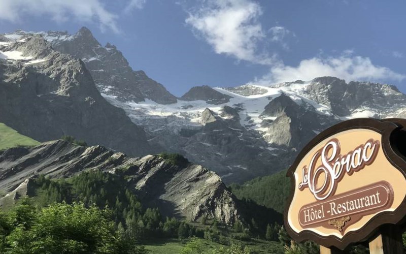Hôtel Restaurant Le Serac Location Hôtel Restaurant Le Serac à LA GRAVE