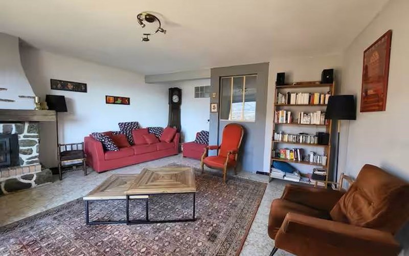 Ancienne ferme rénovée,  avec vue et sunset ! Location Ancienne ferme rénovée,  avec vue et sunset ! à ST ANDRE D EMBRUN