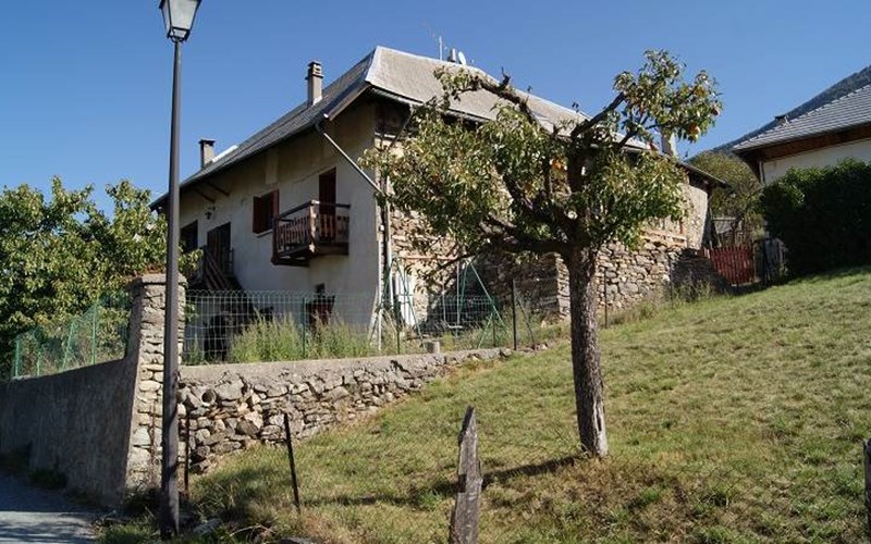 Ancienne ferme rénovée,  avec vue et sunset ! Location Ancienne ferme rénovée,  avec vue et sunset ! à ST ANDRE D EMBRUN