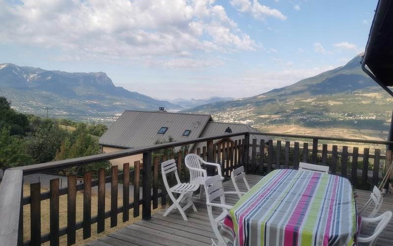 Ancienne ferme rénovée,  avec vue et sunset ! Location Ancienne ferme rénovée,  avec vue et sunset ! à ST ANDRE D EMBRUN