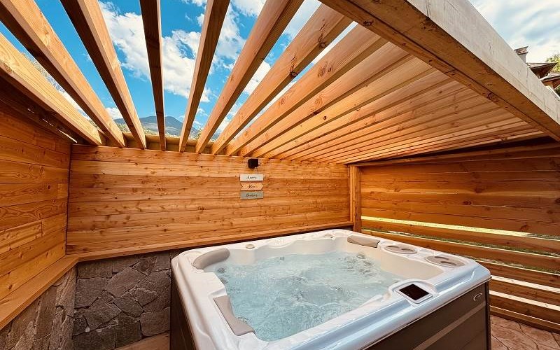 Joug de l'Aigle Location Joug de l'Aigle à CROTS