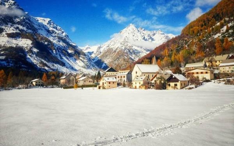 AUBERGE DES ECRINS Location AUBERGE DES ECRINS à CHAMPOLEON