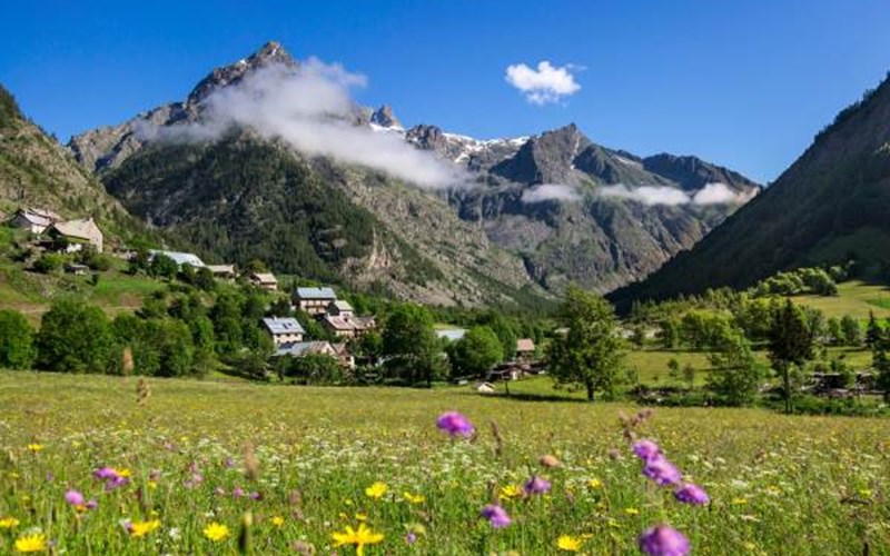 AUBERGE DES ECRINS Location AUBERGE DES ECRINS à CHAMPOLEON