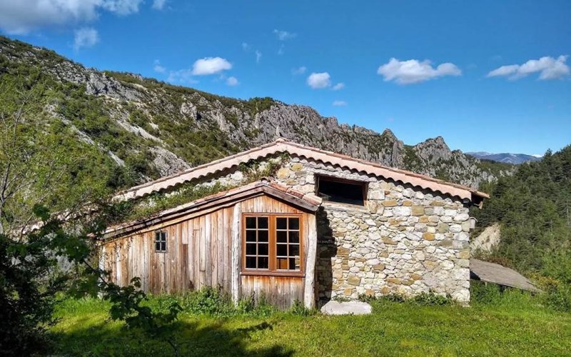 LES PAMPILLES Location LES PAMPILLES à SIGOTTIER