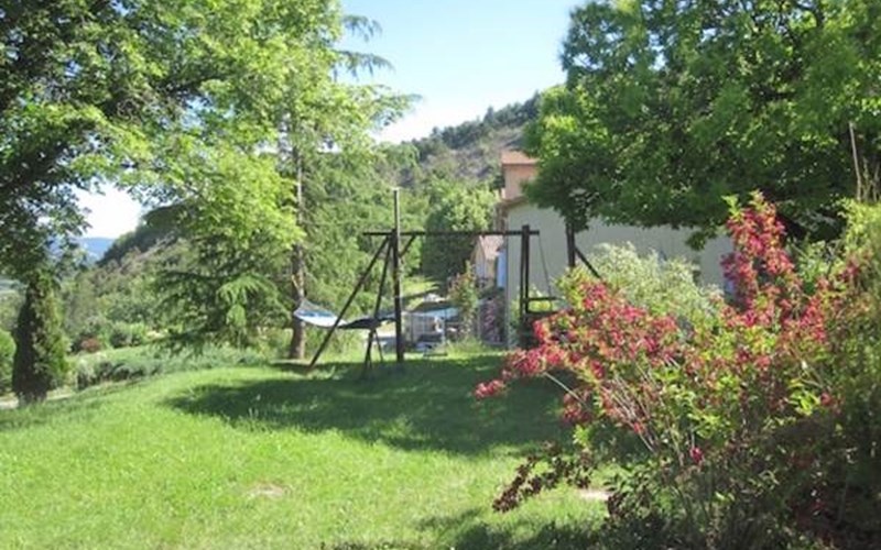 Le Châtaignier - Domaine de Grange Neuve Location Le Châtaignier - Domaine de Grange Neuve à ASPRES SUR BUECH