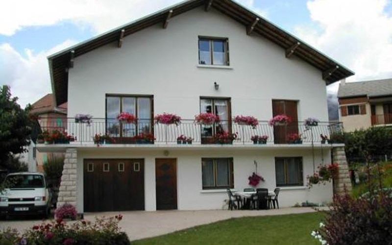 T3 RDC - Chez Mme Cesmat Danièle Location T3 RDC - Chez Mme Cesmat Danièle à ST BONNET EN CHAMPSAUR