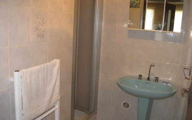 T3 RDC - Chez Mme Cesmat Danièle Location T3 RDC - Chez Mme Cesmat Danièle à ST BONNET EN CHAMPSAUR