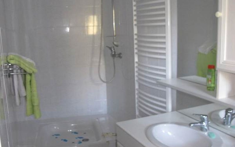 Au Gîte de la Germanette - l'appartement Location Au Gîte de la Germanette - l'appartement à SERRES