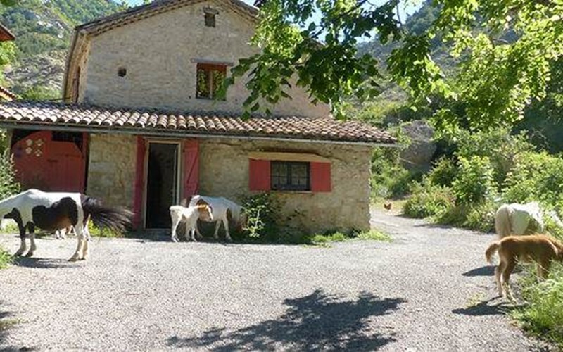 GITE du Hameau de Villauret "Le Pounti" Location GITE du Hameau de Villauret "Le Pounti" à ST AUBAN D OZE