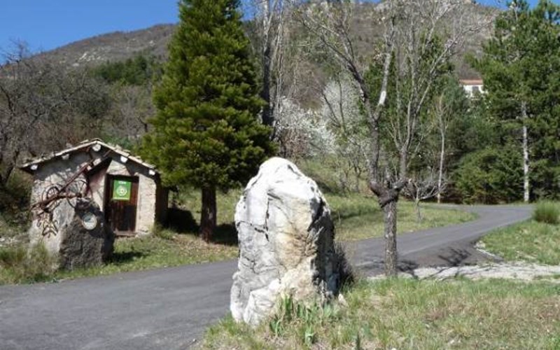 Hyspanite Location Hyspanite à VEYNES