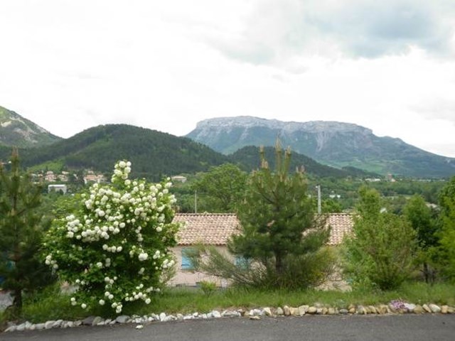 SERRES