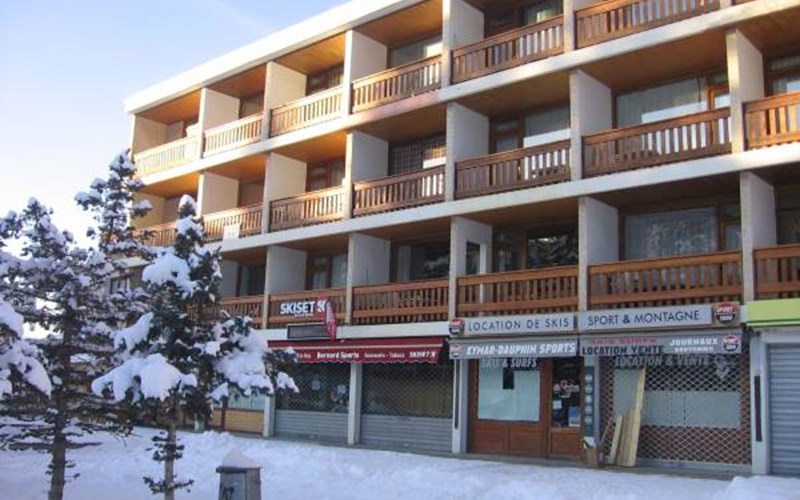 LES MELEZES B Location LES MELEZES B à ST LEGER LES MELEZES