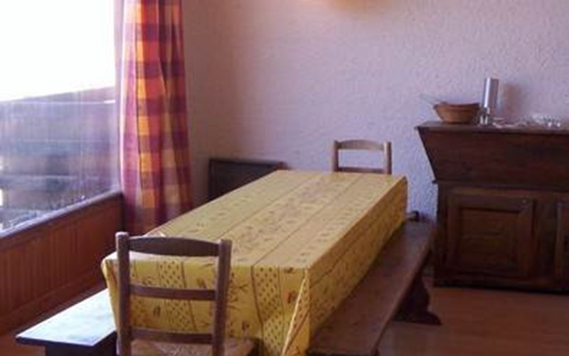 LES MELEZES B Location LES MELEZES B à ST LEGER LES MELEZES