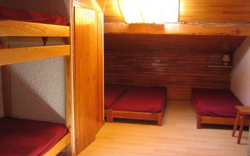 LES MELEZES B Location LES MELEZES B à ST LEGER LES MELEZES