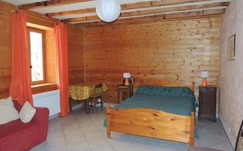 La charrette bleue Location La charrette bleue à LA ROCHE DES ARNAUDS