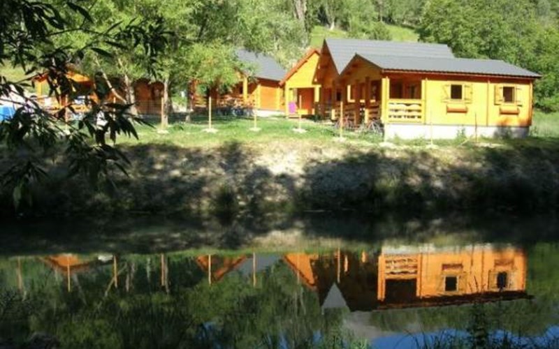 Location Camping Hotel de plein air les Cariamas à CHATEAUROUX LES ALPES