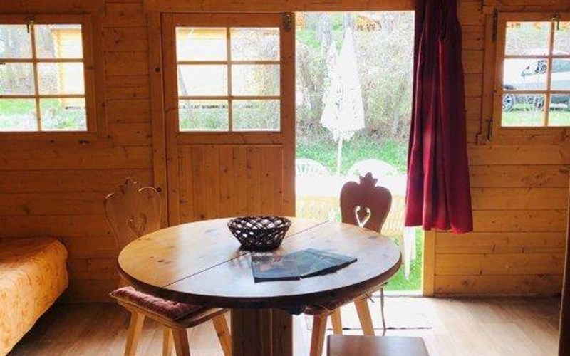 Camping Hotel de plein air les Cariamas Location Camping Hotel de plein air les Cariamas à CHATEAUROUX LES ALPES