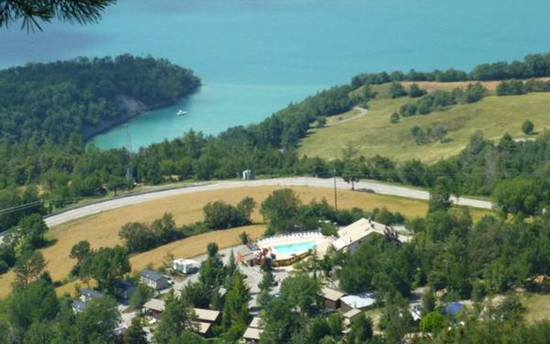 CAMPING & HÔTEL DE PLEIN AIR LA PALATRIERE  Location CAMPING & HÔTEL DE PLEIN AIR LA PALATRIERE  à LE SAUZE DU LAC