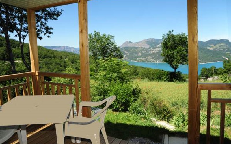 CAMPING & HÔTEL DE PLEIN AIR LA PALATRIERE  Location CAMPING & HÔTEL DE PLEIN AIR LA PALATRIERE  à LE SAUZE DU LAC