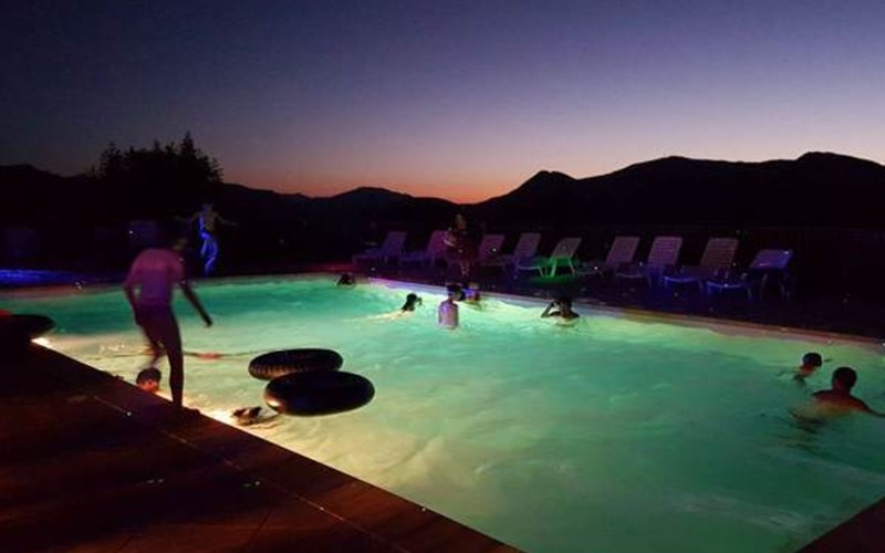 CAMPING & HÔTEL DE PLEIN AIR LA PALATRIERE  Location CAMPING & HÔTEL DE PLEIN AIR LA PALATRIERE  à LE SAUZE DU LAC