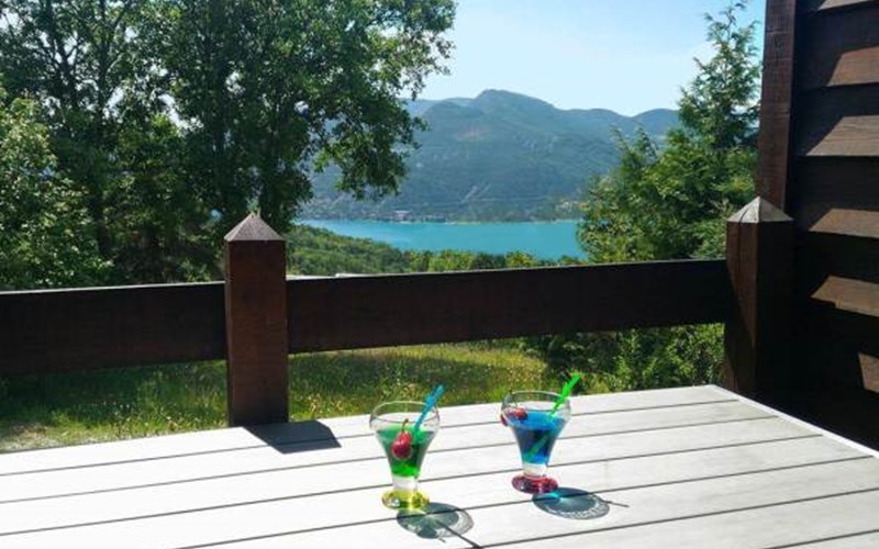 CAMPING & HÔTEL DE PLEIN AIR LA PALATRIERE  Location CAMPING & HÔTEL DE PLEIN AIR LA PALATRIERE  à LE SAUZE DU LAC