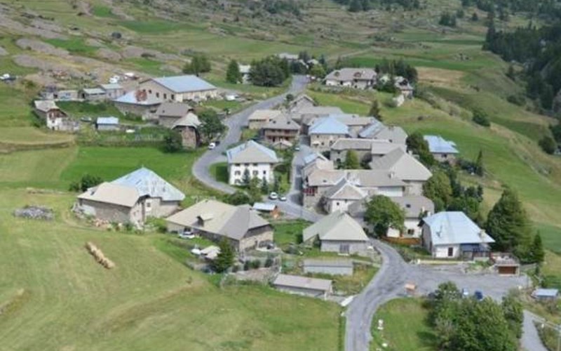 Les Sapins Location Les Sapins à CREVOUX