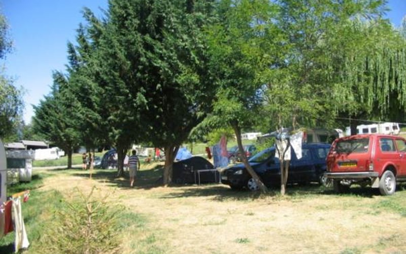 CAMPING LE GRAND PRE Location CAMPING LE GRAND PRE à CHORGES