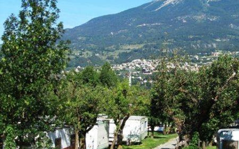 Location CAMPING LA TOUR à EMBRUN